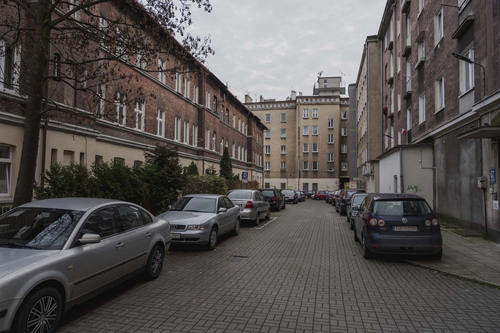 Instytut Langfuhr – Podwórko czy parking?